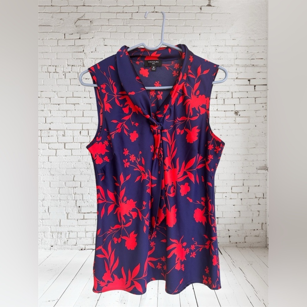 Tahari Floral Navy and Red Sleeveless Top sz M nwot, 02